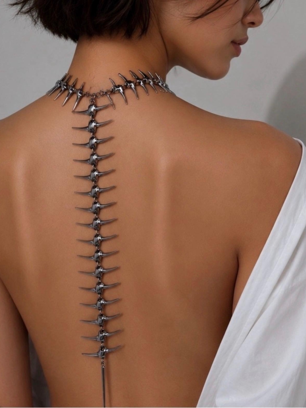 Silver Spine-Back Necklace